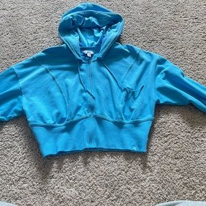 Blue target cropped zip up